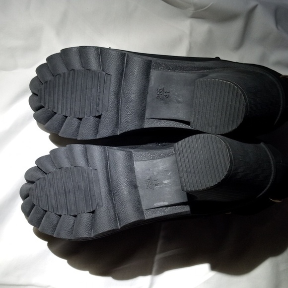 Black Ankle Boots with Gold Coloured Buckle Size 41 (9) - Picture 6 of 6